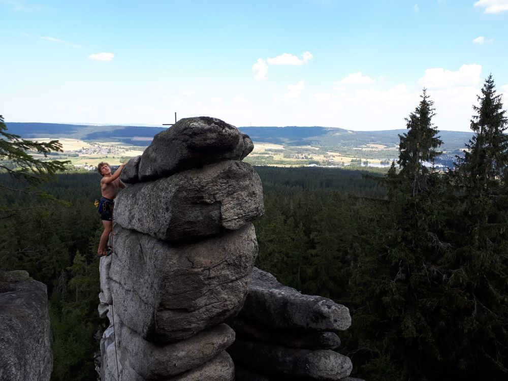 Kletterer am Treppenstein im Rudolfstein-Gebiet