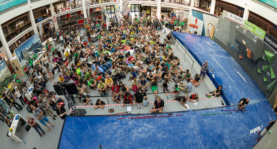 Die Kulisse beim Bouldercup in Friedrichshafen  (Bild: Marco Kost)