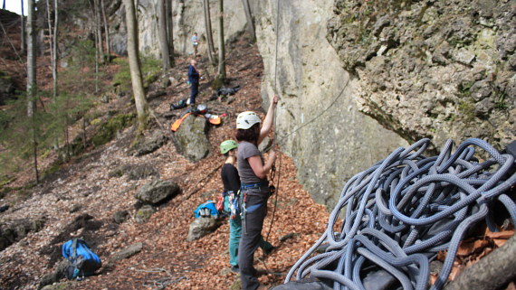 Frühjahrs-Kletterbetrieb an der Jubiläumswand