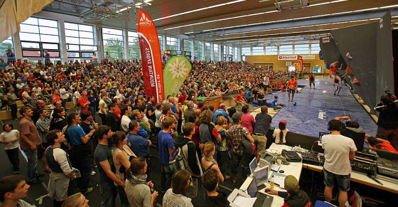 Der  Bouldercup in Auerbach beim Kletterfestival 2012 (Bild: Heiko Fricke)