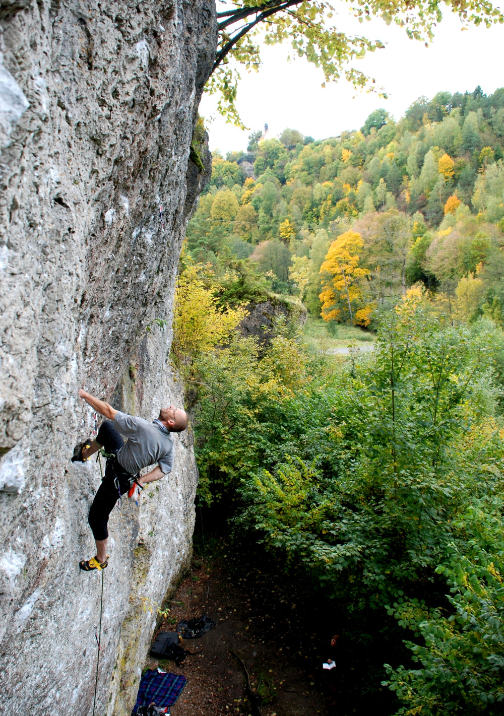 Jörg Perwitzschky in Günther Priem (9-/9) an der Heldwand (Bild: Burkhard Müller)